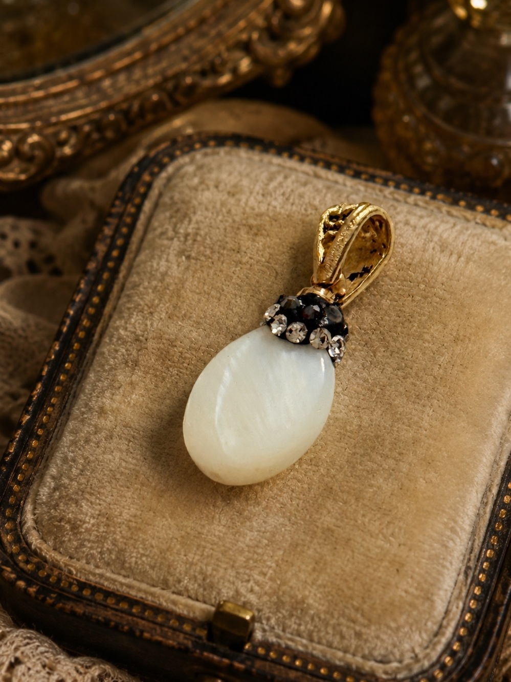 ✨ Vintage Mother of Pearl Sterling Silver Pendant ✨